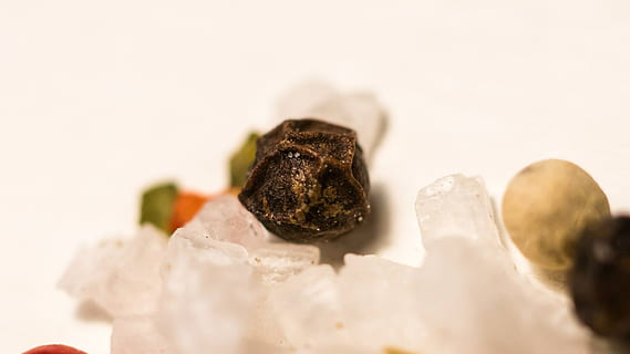 Pepe, sale, macro, erbe aromatiche, spezie, cibo, avvicinamento, cibo e bevande, messa a fuoco selettiva, nessuno, in casa, natura, girato in studio, freschezza, copia spazio, lusso, assistenza sanitaria e medicina, solido, ricchezza, minerale, buongustaio, cibo cinese, 1080P, CC0, dominio pubblico, privo di copyright