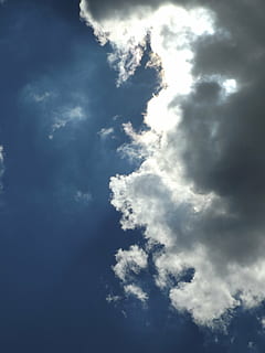 Wolke, Himmel, Licht, Wetter, Natur, Sonnenlicht, Wolkengebilde, Farbe, Kumulus, hoch, draußen, Platz, flauschige, Umgebung, Sommer-, Frühling, sonnig, Atmosphäre, Jahreszeit, Klima, hell, Sonne, Meteorologie, Ozon, Blau, Weiß, Tag, Luft, wolke - himmel, Flachwinkelansicht, Schönheit in der Natur, Szenen - Natur, Ruhe, keine Leute, ruhige Szene, idyllisch, weiße Farbe, Hintergründe, 4K, CC0, gemeinfrei, lizenzfrei
