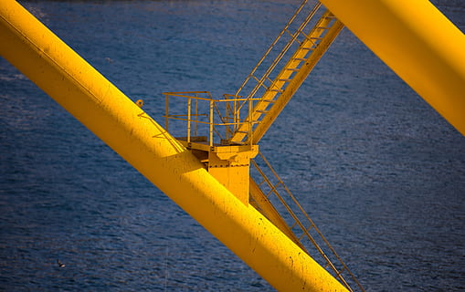 Gelb, Metalltreppe, Turm, tagsüber, Industrie, Handel, Maschine, Ladekran, Technologie, Wasser, keine Leute, Tag, Metall, Transport, draußen, Verbindung, die Architektur, Natur, Fluss, High Angle View, Brücke, Kraftstoff- und Stromerzeugung, gebaute Struktur, Sicherheit, Brücke - künstliche Struktur, Verschmutzung, 5K, CC0, gemeinfrei, lizenzfrei