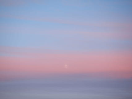 cielo, cielo serale, tramonto, foschia, incolore, nebbioso, Pastellfarben, toni pastello, tinta pastello, rosa, umore, idillio, crepuscolo, ultimi bagliori, Paesaggi, scena tranquilla, natura, la tranquillità, blu, bellezza nella natura, nuvola - cielo, all'aperto, scenics - natura, nessuno, orizzonte, colore arancione, idilliaco, sfondi, orizzonte sull'acqua, mare, acqua, cielo drammatico, viola, 4K, CC0, dominio pubblico, privo di copyright