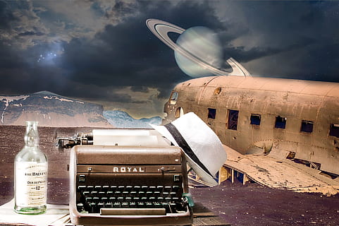 gris, negre, Reial, màquina d’escriure, blanc, barret de fedora, escriptor, creativitat, avió, retro, vintage, paper, vell, tipus, carta, autor, història, oficina, màquina, teclat, periodista, periodisme, missatge, antiguitat, taula, llibre, secretari, text, treballar, escriptori, imprimir, equipament, pàgina, clàssic, nostàlgia, full, negocis, còpia, espai, fusta, tecnologia, cel, exploració espacial, cap gent, compost digital, naturalesa, viatjar, vehicle aeri, arquitectura, astronomia, transport, futurista, núvol - cel, comunicació, nit, destrucció, estrella - espai, a l'aire lliure, arruïnat, 1080P, CC0, domini públic, lliure de regalies