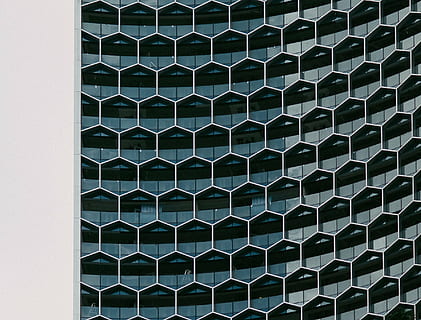 fotografie aproape, hexagonal, clădire, arhitectură, infrastructură, structura, stabilire, proiecta, artă, model, fundaluri, abstract, fundal colorat, repetiţie, grilă, argintiu colorat, gri, cadru complet, nici o persoana, hexagon, formă, metal, geometrică, a închide, argint - metal, grătar, grătar metalic, aluminiu, modern, aliaj, 1080P, CC0, domeniu public, fără drepturi de autor