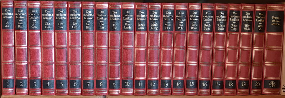vermell, negre, col·lecció de llibres, lèxic, llibres, biblioteca, llegir, aprendre, saber, literatura, educació, estudiar, històricament, prestatge per a llibres, vell, pila, cobertes de cuir, llibres usats, no-ficció, llibre de text, tancat, recerca, text, coberta, números, llibre de llibres, pagar, objectes / equips, en fila, cap gent, a l'interior, fons, primer pla, llibre, publicació, prestatge, marc complet, repetició, costat a costat, arquitectura, gran grup d'objectes, arranjament, el passat, història, 2K