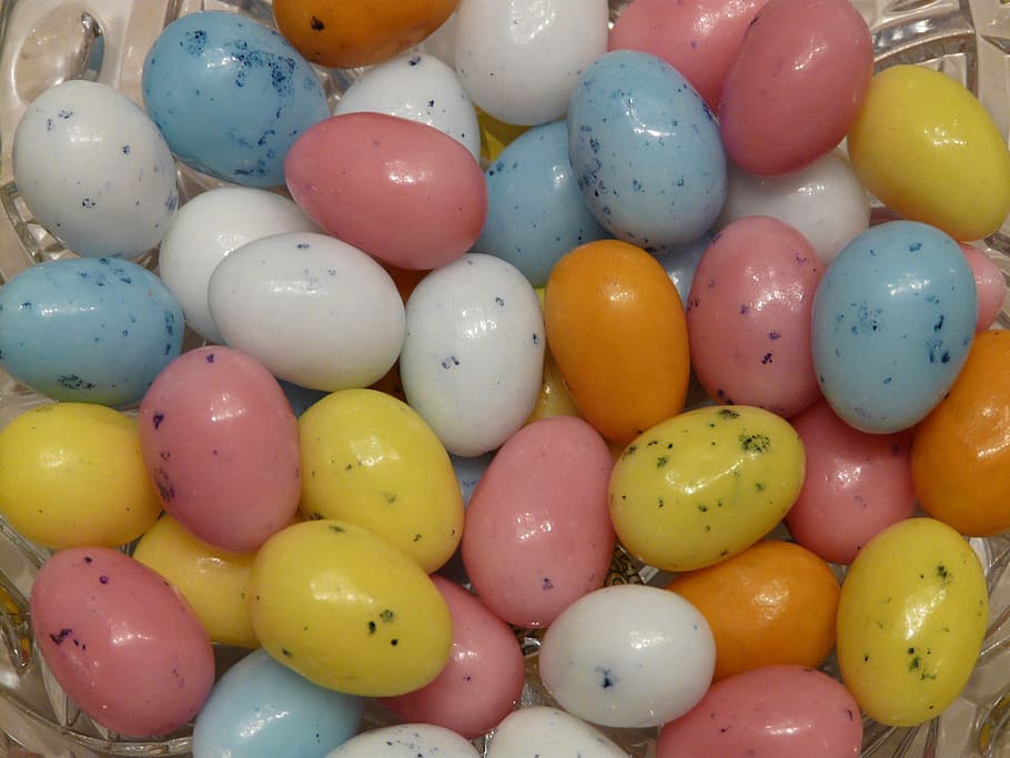 ous de sucre, ous de Pasqua, ou, sucre, dolçor, marca, colorit, color, Pasqua, conill de Pasqua, dolç, deliciós, pellets de sucre, menjar, multicolor, menjar i beguda, gran grup d'objectes, cap gent, elecció, celebració, frescor, marc complet, variació, abundància, benestar, ou de Pasqua, festa, natura morta, alimentació saludable, a l'interior, 2K
