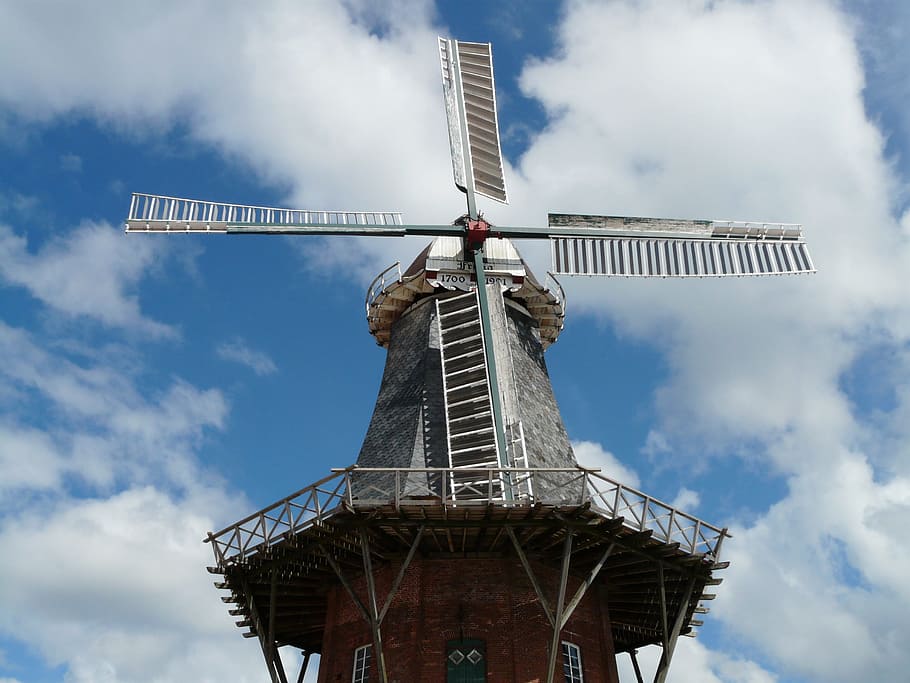 molí, molí de vent, ala, vent, rodet, bobina de vent, rotor, al seu torn, energia, mòlta, molí de pollastre, preservació històrica, molí frisia, nord, frisia est, saxònia inferior, museu del molí, cel, blau, aerogenerador, arquitectura, cultures, energia alternativa, energia eòlica, conservació del medi ambient, núvol - cel, generació de combustible i energia, vista d’angle baix, turbina, energia renovable, molí de vent tradicional, estructura construïda, dia, naturalesa, cap gent, medi ambient, a l'aire lliure, exterior de l'edifici, bomba d'aigua, 2K