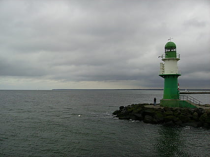 far, mar, núvols, pluja, gewitter stimmung, horitzó, orientació, cel, aigua, seguretat, arquitectura, exterior de l'edifici, estructura construïda, núvol - cel, protecció, torre, direcció, edifici, horitzó sobre l’aigua, escenics - natura, naturalesa, cap gent, a l'aire lliure, 1080P, CC0, domini públic, lliure de regalies