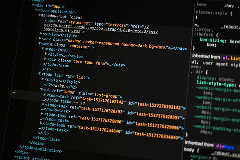 tourné, moniteur, l'affichage, langage de programmation, script de programmation screengrab, code, texte, écran, webcomponent, capture d'écran, la communication, Les données, nombre, La technologie, personne, affaire d'entreprise, écran de l'appareil, la finance, affaires, illuminé, moniteur d'ordinateur, écriture occidentale, équipement informatique, ordinateur, chiffres financiers, support d'information, lien, information, Langage informatique, finance mondiale, fond noir, codage, 5K, CC0, domaine public, libre de droits