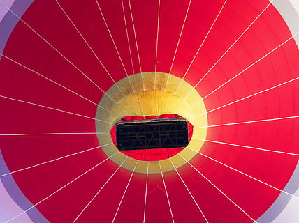 Ballon, heiß, Luft, rot, Korb, oben, radial, Kreis, fliegen, runden, Abstammung, Aufstieg, starten, schwimmfähig, hoffen, Aufzug, schwerelos, Gewichtsverlust, erhebt euch, Heißluftballon, Luftfahrzeug, Transport, fliegend, Muster, keine Leute, Sport, Transportmittel, in der Luft, Tag, Gelb, draußen, Fallschirm, Natur, gestalten, Hintergründe, Abenteuer, Flugzeug, Ballonfestival, 4K, CC0, gemeinfrei, lizenzfrei