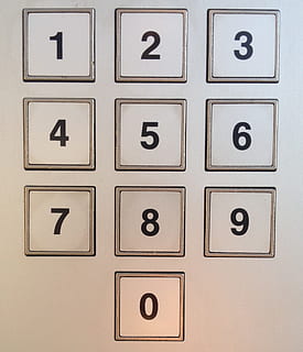 tastiera, tastiera numerica, campo numerico, ingresso, perno, numero, variazione, in casa, girato in studio, avvicinamento, nessuno, fotogramma intero, sfondi, tecnologia, comunicazione, lettera, testo, sceneggiatura occidentale, premi il bottone, forma, connessione, lettera maiuscola, metallo, in stile retrò, scelta, controllo, 1080P, CC0, dominio pubblico, privo di copyright