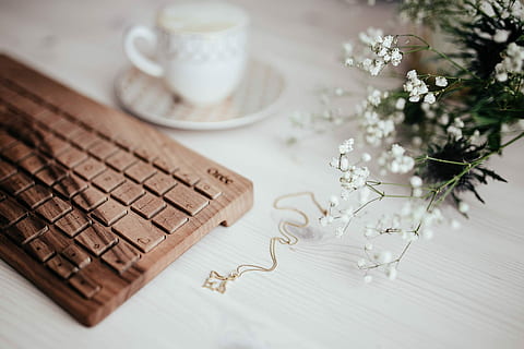 keyboard, cup, coffee, Wooden, cup of coffee, technology, desk, oree, cappucino, hipster, caffee, table, coffee - Drink, wood - Material, drink, food and drink, no people, preparation, indoors, close-up, mug, flower, plant, flowering plant, selective focus, coffee cup, freshness, food, nature, refreshment, communication, tea cup, 2K, CC0, public domain, royalty free