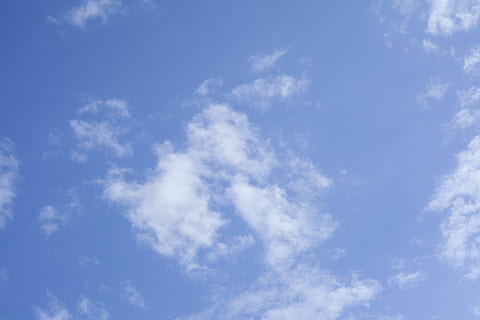 himmel, Sky, skyer, blå, hvid, landskab, hvide skyer, sammensætning, luft, miljømæssige, forår, natur, baggrund, plads, udendørs, smuk, atmosfære, struktur, høj, detalje, abstrakt, flyve, dag, fred, utrolig, store, tapet, morgen, sæson, det er i luften, sky - himmel, lav vinkel visning, skønhed i naturen, ro, scenics - natur, baggrunde, ingen mennesker, hvid farve, rolig scene, idyllisk, cloudscape, fuld ramme, sollys, miljø, meteorologi, ren, 5K, CC0, offentligt domæne, royaltyfrie