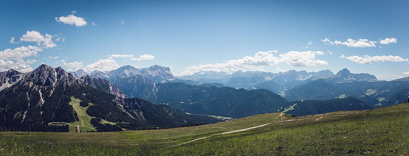 destinació, vista, punt de vista, més, muntanya, oci, altiplà, llocs d'interès, turisme, festa, senderisme, alpinisme, naturalesa, parc natural, bosc, camps, paisatge, rock, vista llunyana, previsió, muntanyes, Tirol del sud, alpí, dolomites, Itàlia, nord d'Itàlia, pista d'esquí, panorama, plan de corones, escenics, Serra, Alps europeus, a l'aire lliure, cim de muntanya, cel, estiu, panoràmica, color verd, cap gent, blau, prat, bellesa a la natura, paisatges, núvol - cel, medi ambient, escenics - natura, terra, herba, planta, viatjar, activitat, plana, destinacions de viatge, vall, pi, 5K, CC0, domini públic, lliure de regalies