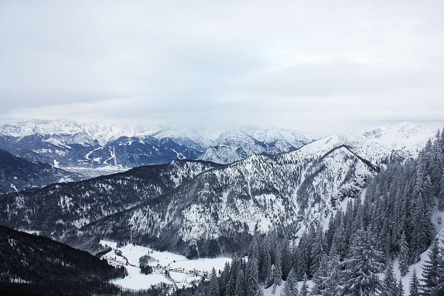 szenisch, Aussicht, Berge, bedeckt, Schnee, Alpen, Wolken, wolkig, kalt, Nadelbäume, Umgebung, Tannenbäume, nebelig, Wald, Gletscher, dunstig, Eis, idyllisch, Landschaft, neblig, Gipfel, trübe, Natur, draußen, Kiefern, Ski, Himmel, Snowboard, still, Reise, Bäume, Winter, kalte Temperatur, Berg, Szenen - Natur, Baum, Schönheit in der Natur, Gebirge, wolke - himmel, Pflanze, ruhige Szene, keine Leute, Ruhe, schneebedeckter Berg, Nicht-städtische Szene, Nadelbaum, Kiefer, Kiefernwald, 4K