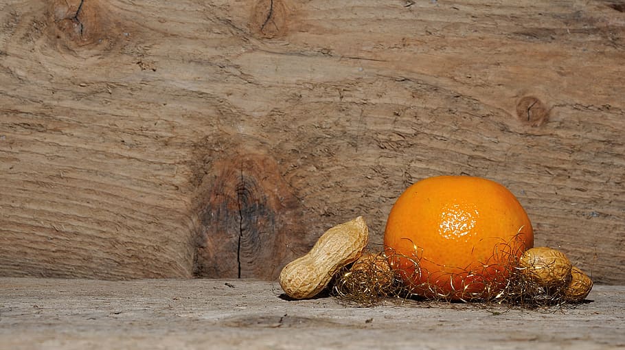 orange, jordnødder, Brun, træ-, bestyrelse, mandarin, jul, nødder, træ, deco, dekoration, baggrund, citrus frugt, frugt, mad, appelsinfrugt, træ - materiale, friskhed, natur, orange farve, moden, organisk, mad og drikke, ingen mennesker, sund kost, velvære, indendørs, tæt på, stilleben, bord, dag, jord, grøntsag, plante, naturlig tilstand, 4K