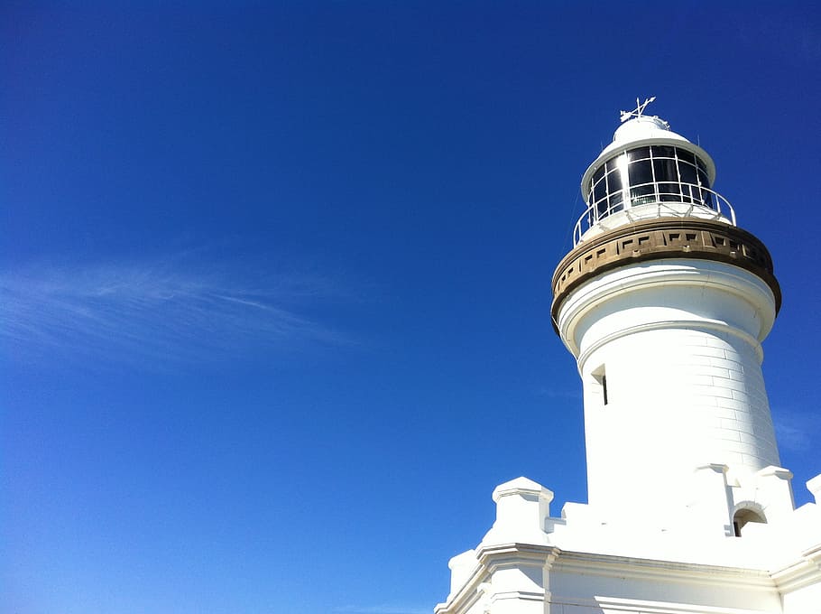far, cel blau, blanc, núvol, mar, cel, blau, blanc, núvol, vora del mar, oceà, Costa, viatjar, platja, marítim, marí, assolellat, llum, històric, byron-bay, referència, edifici, obert, nàutica, Austràlia, turisme, cap-byron, new-south-wales, Riba, a l'est, Estar atent, línia de costa, capa, nsw, viatjant, destinació, pel mar, costaner, estiu, a l'aire lliure, brillant, vacances, joia, fora, cel clar, Wisp, grand, claredat, cap amunt, arquitectura, torre, lloc famós, cap gent, exterior de l'edifici, vista d’angle baix, estructura construïda, naturalesa, còpia espai, dia, llum solar, religió, lloc de culte, creença, espiritualitat, orientació, fletxa, 2K