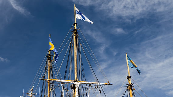 masts, rigging, flags, tall ship, wooden, historic, ship, sail, sea, sailboat, vessel, nautical, maritime, equipment, wind, transportation, tall, rig, vintage, navigation, old, marine, retro, sky, nautical vessel, flag, blue, mast, pole, nature, sailing ship, mode of transportation, cloud - sky, sailing, low angle view, architecture, day, water, no people, outdoors, 4K, CC0, public domain, royalty free