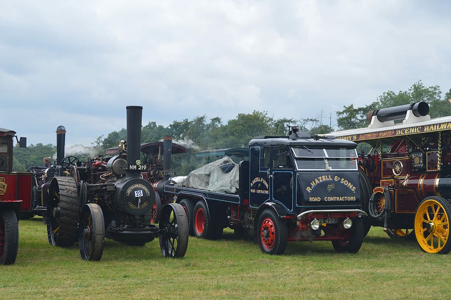 vapor, motor, motor de tracció, cel, núvol - cel, manera de transport, dia, planta, camp, vehicle terrestre, terra, transport, naturalesa, herba, a l'aire lliure, tractor, arbre, equipament agrícola, cap gent, tren de vapor, estacionari, història, 5K