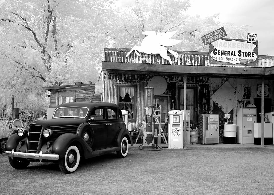 vintage, cotxe, fotografia en escala de grisos, oltimer, automàtic, crom, vell, automoció, EUA, chromfelgen, pneumàtics d’auto, madura, rodes, Estats Units, retro, Amèrica del nord, sortir, sw, blanc i negre, infrarojos, aspecte retro, negre blanc, foto en blanc i negre, ruta 66, pirateria, ruta66, arizona, bomba de gasolina, estacions de servei, supermercat, fabricants de comestibles, estructura construïda, exterior de l'edifici, arquitectura, text, manera de transport, transport, dia, edifici, vehicle terrestre, comunicació, guió occidental, naturalesa, arbre, a l'aire lliure, ciutat, cap gent, carrer, automòbil, viatjar, planta, 5K
