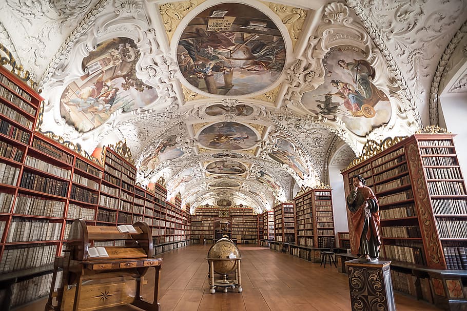 knihovna, plný, knih, klášter, staré knihy, studie, sbírka, strahov, klášterní knihovna, fresky, štuky, deka, architektura, uvnitř, strop, stavba, destinace, oblouk, umění a řemesla, náboženství, duchovno, nízký úhel pohledu, budova, místo uctívání, víra, nikdo, minulost, Dějiny, nástěnná malba, freska, regál, architektonický sloup, oltář, ulička, architektura a umění, 5K