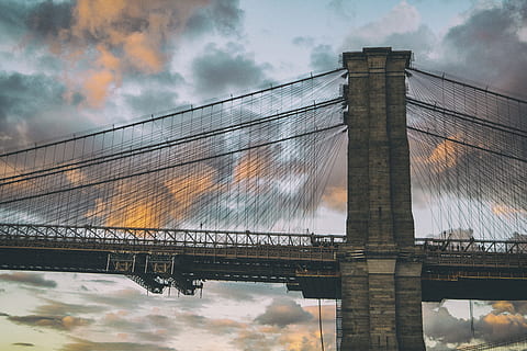 Disparo, famoso, nuevo, york, imagen, capturado, puesta de sol, puente de Brooklyn, Nueva York, fue capturado, dumbo, arquitectura, puente, Estados Unidos, puente - estructura hecha por el hombre, lugar famoso, río, nube - cielo, cielo, puente colgante, al aire libre, conexión, ciudad, estructura construida, transporte, naturaleza, vista de ángulo bajo, nadie, agua, destinos de viaje, exterior del edificio, día, 4K, CC0, dominio público, libre de derechos