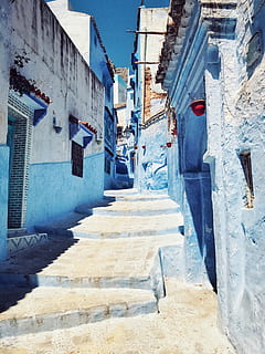 arquitectónico, fotografía de estructura, casas, foto del pueblo, tiempo de día, calle, piedra, pasos, azulejo, puerta, azul, ventana, encalar, cielo, viaje, verano, Dom, estado animico, color, arquitectura, exterior del edificio, estructura construida, escalera, edificio, el camino a seguir, dirección, día, Distrito residencial, luz del sol, estrecho, escalones y escaleras, naturaleza, ciudad, nadie, callejón, casa, pueblo, sendero, pared, al aire libre, 4K, CC0, dominio público, libre de derechos