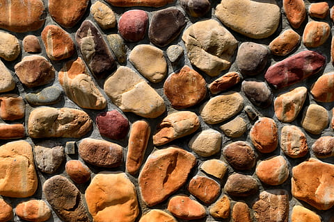 kamenná zeď, Skála, Pozadí, zeď, kámen, textura, vzor, starý, hrubý, konstrukce, cement, povrch, architektura, cihlový, beton, struktura, zdivo, hnědý, pevný, materiál, design, budova, vnější, grunge, Příroda, celý rám, nikdo, velká skupina objektů, den, hojnost, vysoký úhel pohledu, venku, detail, stálý život, kámen - objekt, jídlo a pití, slunečního světla, texturou, opakování, oblázek, 5K