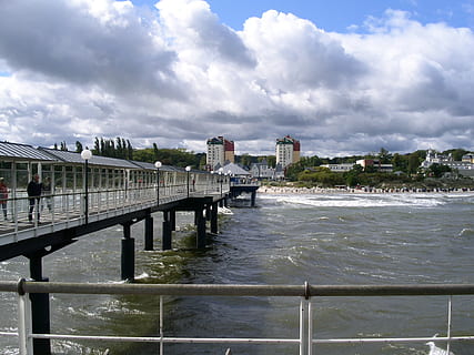 plajă, pod, val, construită, arhitectură, nor - cer, apă, exteriorul clădirii, cer, natură, oraș, zi, balustradă, conexiune, râu, clădire, pod - om construit, în aer liber, nici o persoana, transport, peisaj urban, 1080P, CC0, domeniu public, fără drepturi de autor