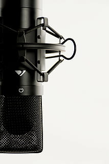 schwarz, Kondensatormikrofon, Weiß, Hintergrund, Studio, Mikrofon, Gesangsmikrofon, Audio-, Aufzeichnung, Tonstudio, Tontechnik, Aufzeichnungen, Musik Studio, Moderator, Radio, Mäßigung, Metall, Studioaufnahme, Eingabegerät, Nahansicht, Kunst, Kultur und Unterhaltung, weißer Hintergrund, Musik-, keine Leute, Technologie, kopieren sie platz, drinnen, schwarze Farbe, Stillleben, einzelnes Objekt, Musikinstrument, Tonaufzeichnungsgeräte, Ausrüstung, Kommunikation, elektrische Ausrüstung, persönliches Accessoire, 2K, CC0, gemeinfrei, lizenzfrei