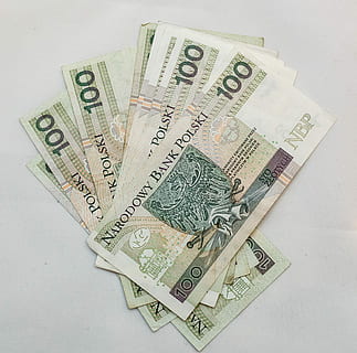 Geld, sicher, Geld, sicher, Währung, Papiergeld, Finanzen, Reichtum, Geschäft, Dollar, Vereinigte Staaten von Amerika, Nummer 100, große gruppe von gegenständen, Haufen, Nummer, drinnen, High Angle View, Nahansicht, Stillleben, keine Leute, Kommunikation, Ersparnisse, Darstellung, Investition, menschliche Darstellung, Text, Studioaufnahme, Tabelle, weißer Hintergrund, Wirtschaft, Finanzposten, 1080P, CC0, gemeinfrei, lizenzfrei