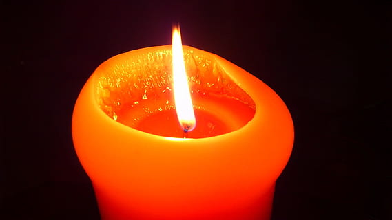 Kerze, Feuerflamme, Licht, Kerzenlicht, Feuer, Flamme, Atmosphäre, brennen, Hitze, Stimmung, orange Farbe, Verbrennung, Hitze - Temperatur, schwarzer Hintergrund, beleuchtet, Studioaufnahme, drinnen, glühend, keine Leute, Nahansicht, Feuer - natürliches Phänomen, dunkel, einzelnes Objekt, Essen und Trinken, Lichtanlage, Lebensmittel, Natur, Helligkeit, 1080P, CC0, gemeinfrei, lizenzfrei