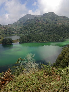 vulkanisch meer, Java, Indonesië, meer, reflectie, berg-, natuur, boom, geen mensen, water, schoonheid in de natuur, scenics - natuur, kalmte, wolk - lucht, rustige scène, hemel, fabriek, dag, niet-stedelijke scène, buitenshuis, idyllisch, landschap, 2K, CC0, publiek domein, royaltyvrij