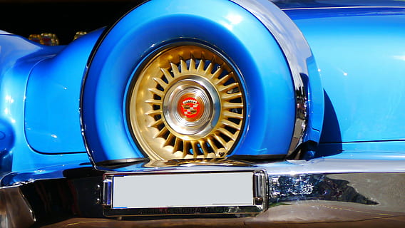 auto, retrò, vecchi tempi, classico, ruota di scorta, cadillac, Crom, blu metallico, posteriore, mezzi di trasporto, blu, nessuno, avvicinamento, pneumatico, giorno, modo di trasporto, metallo, veicolo a motore, lusso, veicolo terrestre, aereo, motore, tecnologia, veicolo aereo, in casa, interno del veicolo, viaggio, macchina vintage, ricchezza, acciaio, color argento, ruota, 4K, CC0, dominio pubblico, privo di copyright