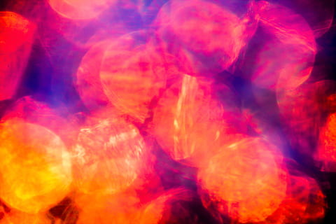 Hintergrund, heller Hintergrund, Hintergrund abstrakt, abstrakter Hintergrund, abstrakte Hintergründe, bunter abstrakter Hintergrund, Lichter Hintergrund, bunt, Design, Lens Light Flare, Rotlicht Hintergrund, Hintergründe, keine Leute, abstrakt, Vollbild, mehrfarbig, rot, Bewegung, lila, Kreativität, Bewegungsunschärfe, lebendige Farbe, Nacht-, pinke Farbe, Nahansicht, Natur, Muster, texturiert, Unscharf gestellt, ätherisch, Chaos, 5K, CC0, gemeinfrei, lizenzfrei