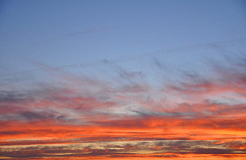 cielo, nuvole, tramonto, natura, rosso, cielo nuvoloso, nuvoloso, crepuscolo, Celajes, rossastro, illuminazione, pomeriggio, Paesaggi, colore arancione, nuvola - cielo, bellezza nella natura, scenics - natura, la tranquillità, scena tranquilla, nessuno, idilliaco, Inquadratura dal basso, sfondi, all'aperto, cielo drammatico, fotogramma intero, copia spazio, scena non urbana, ambiente, meteorologia, cielo romantico, 4K, CC0, dominio pubblico, privo di copyright