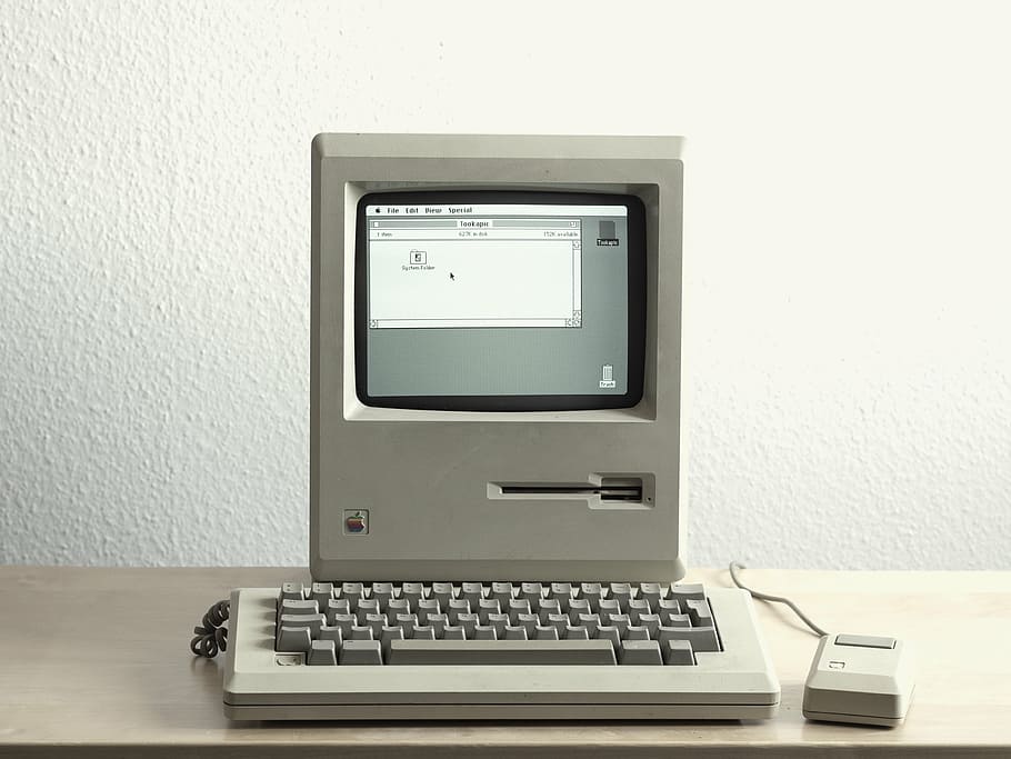 ordinador blanc encès, convertit, ordinador, monitor, Macintosh, tecnologia, Vella escola, vintage, retro, ratolí, teclat, a l'interior, teclat d’ordinador, taula, cap gent, tecnologia sense fils, primer pla, clau d’ordinador, dia, funció de construcció de parets, comunicació, connexió, equips informàtics, PC d'escriptori, portàtil, monitor d’ordinador, Color blanc, mobles, escriptori, equipament elèctric, 4K