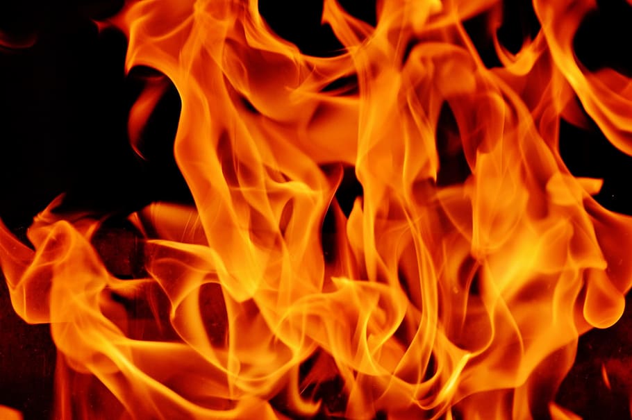 Billede af flamme, ild, flamme, hed, brænde, gul, mærke, brænding, brand - naturligt fænomen, varme - temperatur, orange farve, natur, skilt, meddelelse, advarselsskilt, ingen mennesker, tæt på, sort baggrund, bevægelse, eksploderer, helvede, baggrunde, abstrakt, rød, bål, 1080P