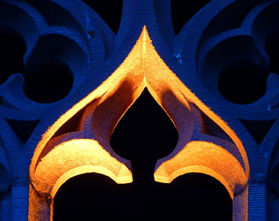 monestir, finestra de proa, llum de nit, nit, llum, colorit, claustre, finestra, arquitectura, Alemanya, efecte de llum, romàntic, il·luminat, edifici, colla, baden württemberg, flama, foc - fenomen natural, brillant, decoració, espiritualitat, llum - fenomen natural, religió, resum, fons, simetria, primer pla, cap gent, blau, patró, disseny, a l'interior, vista d’angle baix, forma, metall, marc complet, estructura construïda, art i artesania, color taronja, fons negre, ornamentat, 2K, CC0, domini públic, lliure de regalies