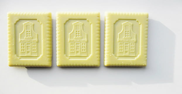 Kekse, Plätzchen, computerterm, Textdatei, Computercode, Werbung, Studioaufnahme, weißer Hintergrund, drinnen, keine Leute, Gelb, Kommunikation, Nahansicht, Technologie, Gesundheitswesen und Medizin, Medizin, einzelnes Objekt, Verbindung, kopieren sie platz, ausgeschnitten, Pille, Richtigkeit, Schutz, Wissenschaft, farbiger Hintergrund, Pflege, 4K, CC0, gemeinfrei, lizenzfrei