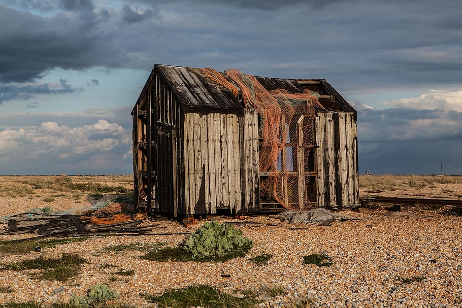 abandonat, vell, barrica, se senti, Costa, dungeness, kent, Anglaterra, diversos, escena rural, cap gent, naturalesa, material de fusta, a l'aire lliure, graner, resistent, cel, llocs de viatges, arquitectura i edificis, aixafar, imatge en color, núvol - cel, estructura construïda, terra, arquitectura, dia, camp, obsoleta, espatllat, deteriorament, paisatge, declivi, 4K