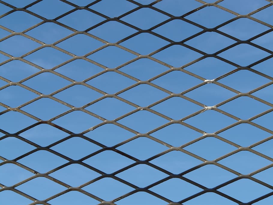 hegn, Port, gitter, barer, metal, tråd, fuld ramme, mønster, baggrunde, ingen mennesker, form, geometrisk form, gentagelse, design, dag, lav vinkel visning, tæt på, himmel, indendørs, natur, blå, bygget struktur, beskyttelse, sikkerhed, 2K