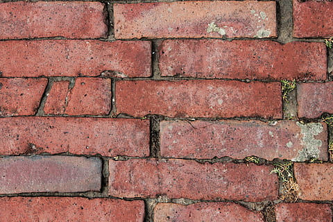 pared, ladrillos, ladrillo, textura, rojo, albañilería, pared de ladrillo, ladrillo rojo, piedras, antecedentes, fotograma completo, texturizado, nadie, pared - característica de la construcción, modelo, arquitectura, de cerca, repetición, estructura construida, en una fila, erosionado, áspero, al aire libre, día, arreglo, 5K, CC0, dominio público, libre de derechos