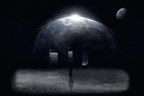 hombre, en pie, frente, tierra, digital, papel pintado, oscuridad, Luna, espacio, fácil, figura, ficción, planeta, estrella, viaje espacial, ilustración, noche, ligero, cosmos, la superficie del planeta, Ninguno, OVNI, arquitectura, astronomía, naturaleza, cielo, estrella - espacio, nadie, estructura construida, planeta - espacio, al aire libre, arco, exploración espacial, viaje, oscuro, Luna llena, edificio, ciencia, luz de la luna, 4K, CC0, dominio público, libre de derechos