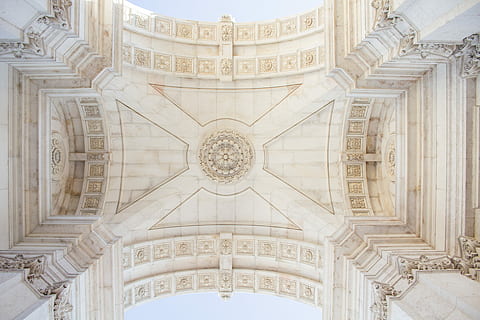 scăzut, unghi de fotografiere, gotic, structura, alb, clădire, arhitectură, cerc, arc, piatră, clar, priviți în sus, istoric, vechi, arhitectonic, construită, tavan, vedere unghiulară joasă, exteriorul clădirii, trecutul, istorie, destinații de călătorie, nici o persoana, model, proiecta, dom, bogat ornamentat, imediat mai jos, caracteristică arhitecturală, artă și sculptură, coloană arhitecturală, arhitectură și artă, cupolă, 5K, CC0, domeniu public, fără drepturi de autor