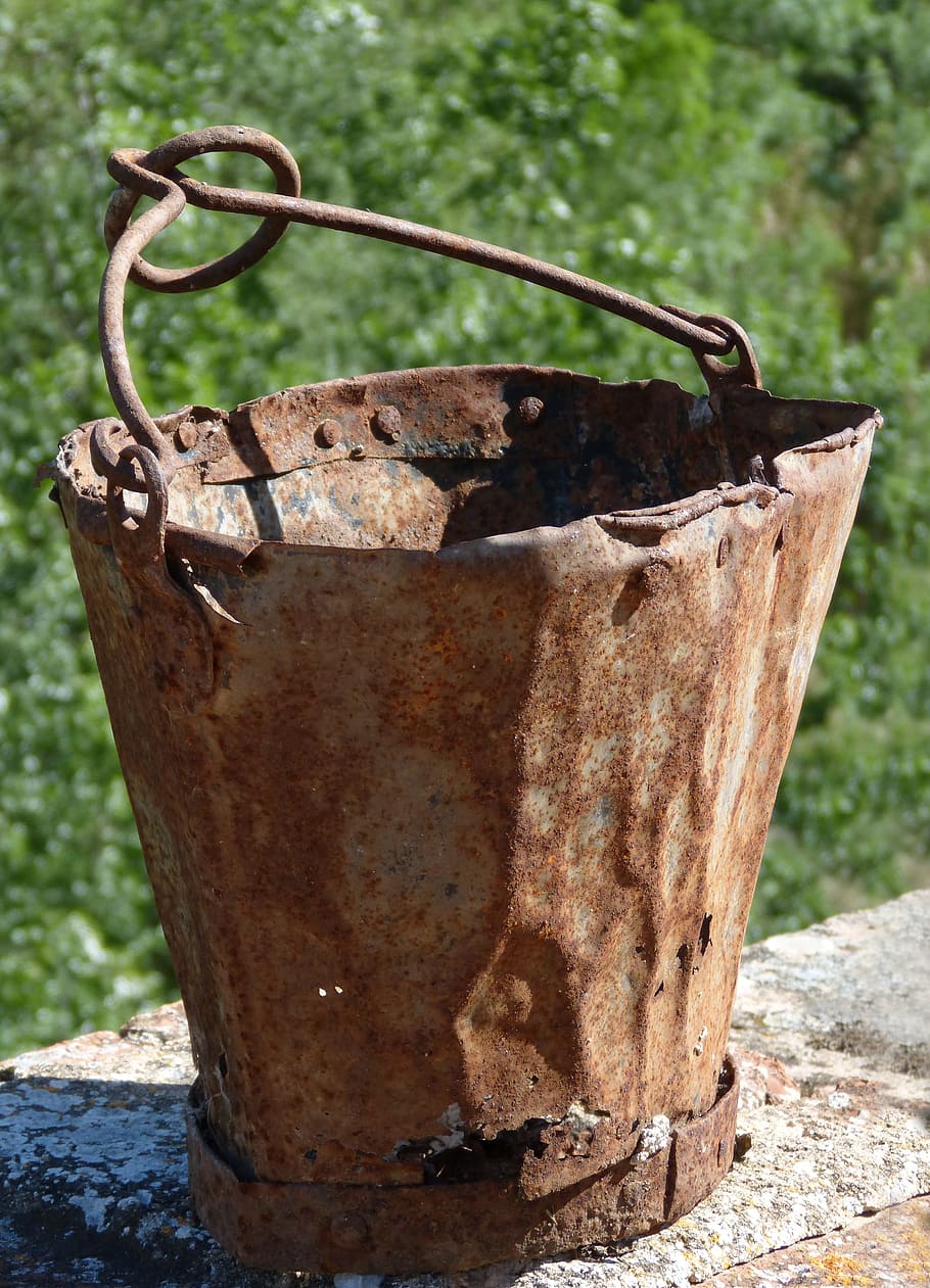terning, vand, gammel, rusten, forladt, metal, dag, fokus på forgrunden, ingen mennesker, tæt på, forvitret, natur, udendørs, forringelse, nedgang, plante, mad og drikke, forældet, beholder, kørt ned, stilleben, træ, 4K