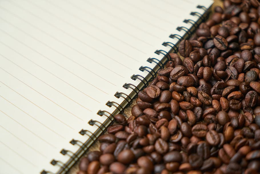 taccuino, caffè, corso, il lavoro, caffè espresso, Chicco di caffe, kernel, pagina, mangiare sano, Buongiorno, nutrizione, caffeina, mattina, Marrone, tavolo, svegliare, bevanda, foto, cibo, scrivere, sfondo, fotografia, penna, uno stile di vita sano, nucleo, bar, leggere, macro, lavoro, foto di cibo, cappuccino, delizioso, avvicinamento, cucina, dettaglio, seme, fresco, bellissimo, latte macchiato, Nota, prendi nota, Colombia, copia spazio, cibo e bevande, caffè - bevanda, carta, nessuno, freschezza, in casa, natura morta, quaderno a spirale, chicco di caffè tostato, vista dall'alto, messa a fuoco selettiva, grande gruppo di oggetti, bere, pubblicazione, sfondi, vuoto, bloc notes, 5K