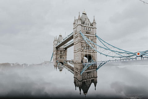 tower bridge, london, tower bridge, reflecţie, ceaţă, nor, pod, oglindă, Londra, bogat ornamentat, icoană, Reper, gri, acoperit de nori, Anglia, Regatul Unit, Aprilie, arhitectură, construită, destinații de călătorie, nor - cer, oraș, natură, cer, pod - om construit, călătorie, exteriorul clădirii, zi, transport, în aer liber, oameni apropiați, turism, compozit digital, 4K, CC0, domeniu public, fără drepturi de autor