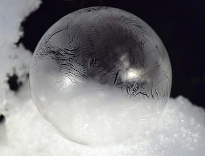 selektiv, fokus fotografering, Frosset, boble, sæbeboble, matteret, kold, struktur, eiskristalle, om, bold, smuk, skrøbelig, bud, gennemsigtig, vinter, sne, is, baggrund, jul, juleknude, kold temperatur, tæt på, natur, hvid farve, ingen mennesker, sfære, enkelt objekt, frost, udendørs, dyre temaer, studio skud, snefnug, afspejling, sort baggrund, digital komposit, 4K, CC0, offentligt domæne, royaltyfrie