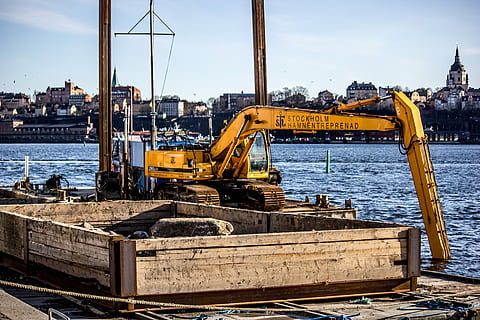 Gelb, Bagger, oben, Metallplattform, Meer, Kran, Karosserie, Wasser, Konstruktion, Arbeit, Orange, Blau, die Architektur, Himmel, Transport, gebaute Struktur, Gebäudehülle, Maschinen, Natur, Transportmittel, Baugewerbe, Tag, Wasserfahrzeug, keine Leute, Stadt, Baumaschine, Baustelle, Erdbewegungsmaschine, Kran - Baumaschinen, Verbindung, draußen, Baumaschinen, 5K, CC0, gemeinfrei, lizenzfrei