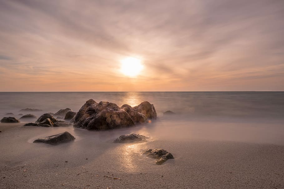 fotografie, Skála, pobřeží, Skalní formace, goldenhour, pláž, mlha, západ slunce, voda, oceán, moře, svítání, odliv, slunce, písečná pláž, nebe, mrak, horizont nad vodou, horizont, krása v přírodě, scenics - příroda, přistát, rock - objekt, mrak - nebe, pevný, klid, klidné scény, dlouhé expozice, Příroda, pohyb, nikdo, venku, 5K