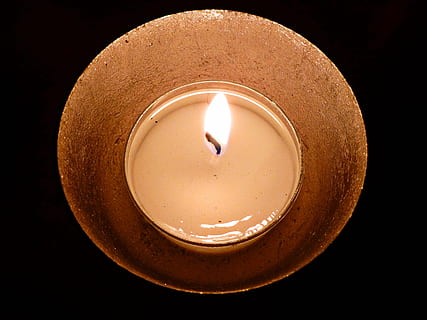 amurg, tealight, ușoară, flacără, romantic, dispozitie, întuneric, a arde, atmosfera, windlight, iluminat, confortabil, decor, căldură, noaptea, de aur, lumânare, ardere, temperatura - temperatură, echipamente de iluminat, ceai lumina, luminos, Fundal negru, a închide, foc, în interior, foc - fenomen natural, studio shot, natură, nici o persoana, vedere în unghi mare, ceară, elimina, luminozitate, topire, 4K, CC0, domeniu public, fără drepturi de autor